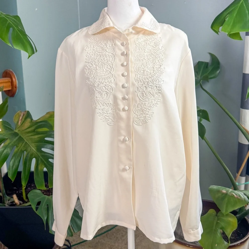 Sold - Picture 3 of 10